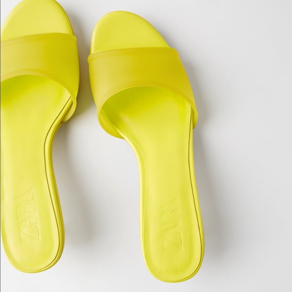 ZARA Yellow Rubber Kitten Heel Sandals EUR 39 US 8 - Picture 4 of 6